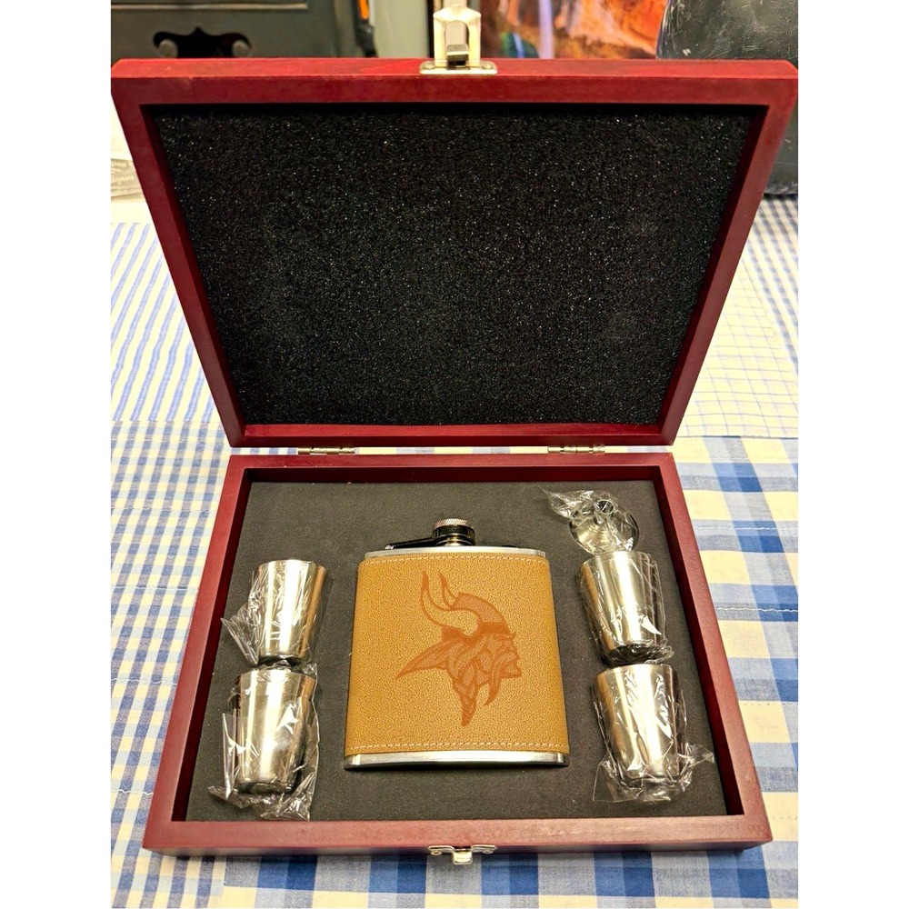 Minnesota Vikings 6 oz Hip Flask Gift Set Stainless Steel Leather Wood Box 6pc